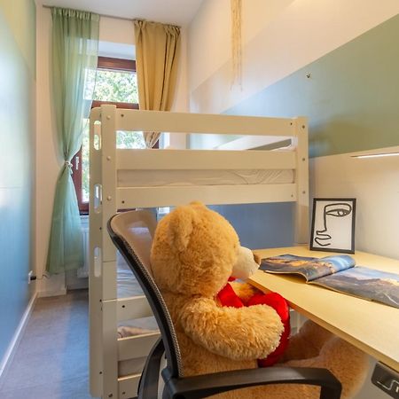 65 Zoll 4K Tv, Disney Plus, Soundbar, Kostenloser Kaffee, 5 Raeume Lipsia Esterno foto