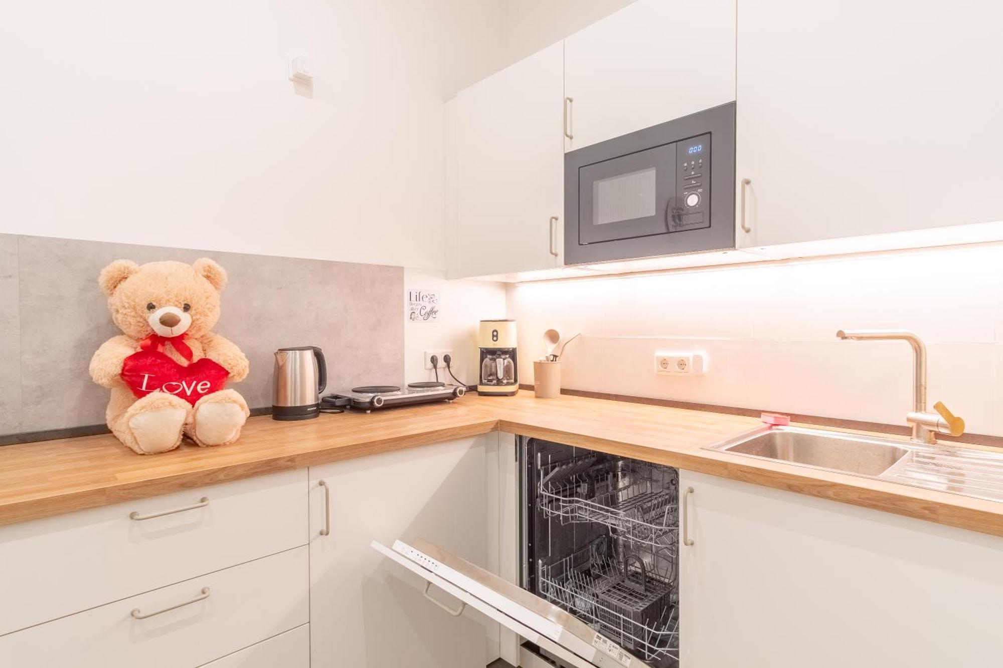 65 Zoll 4K Tv, Disney Plus, Soundbar, Kostenloser Kaffee, 5 Raeume Lipsia Esterno foto